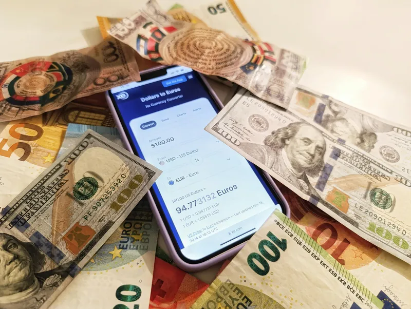 Reviewing Bright Money app features and analytics